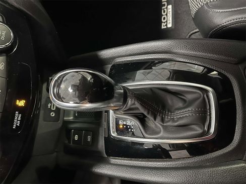 Used 2022 Nissan Rogue Sport SV w/ Technology Package image 20