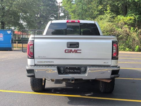 Used 2018 GMC Sierra 1500 SLT AWD/4WD image 4
