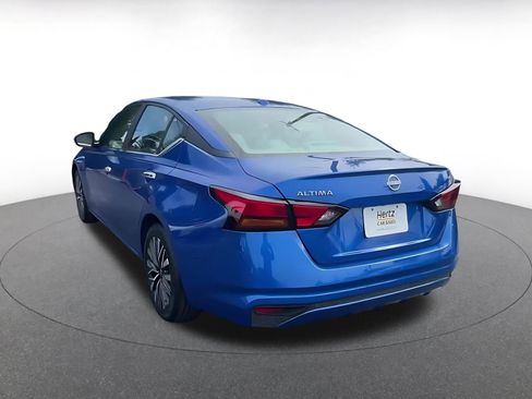 Used 2025 Nissan Altima 2.5 SV image 11