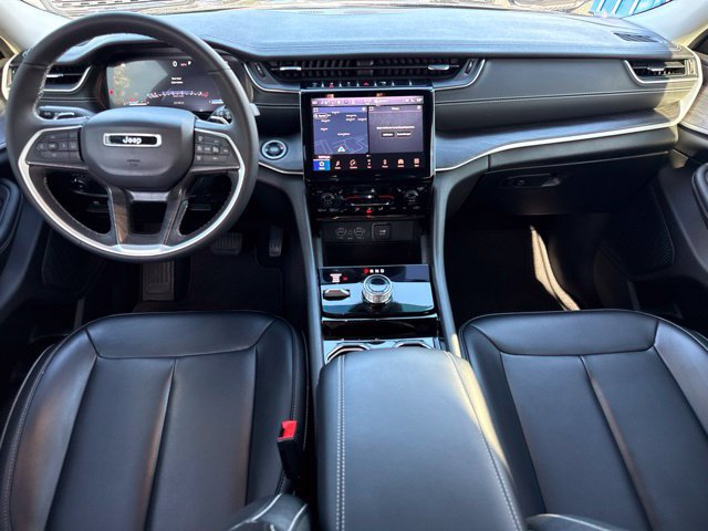 Used 2023 Jeep Grand Cherokee L Limited AWD/4WD image 4