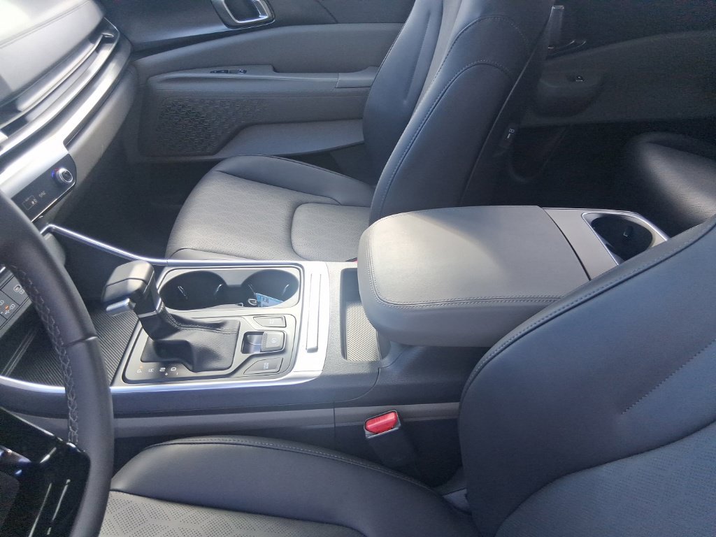 Certified 2026 Kia Carnival FWD image 14