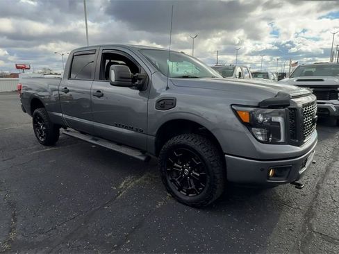 Used 2019 Nissan Titan SL w/ Midnight Edition image 2