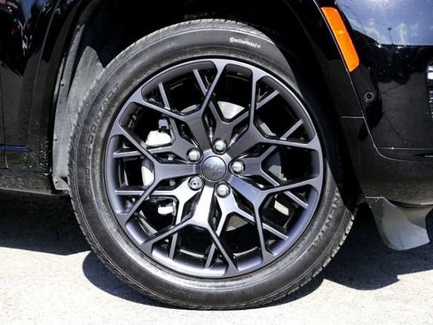 Used 2025 Jeep Grand Cherokee L Summit AWD/4WD image 2