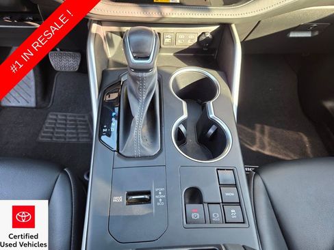 Used 2023 Toyota Highlander XLE image 30