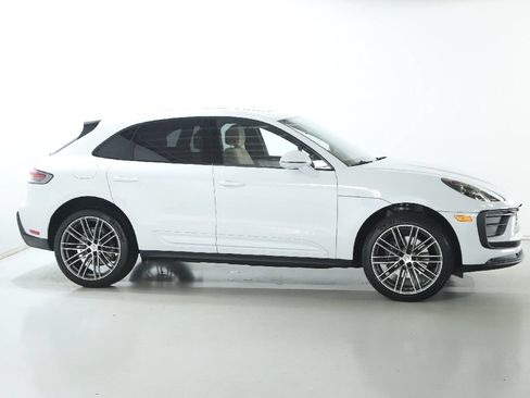 Used 2026 Porsche Macan AWD/4WD image 12