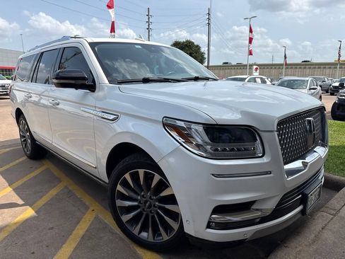Used 2020 Lincoln Navigator L Reserve w/ Luxury Package RWD image 3