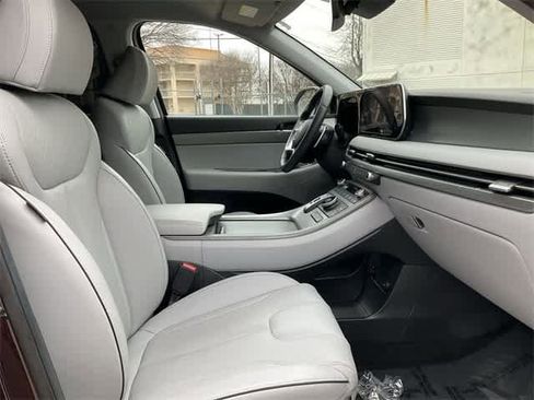 Used 2024 Hyundai Palisade SEL image 16