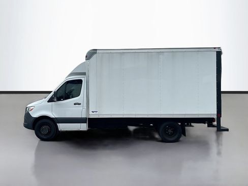 Used 2024 Mercedes-Benz Sprinter 4500 image 6