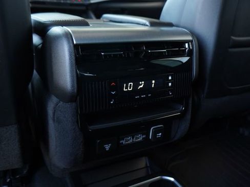 Used 2024 Jeep Wagoneer Series II w/ Convenience Group I image 34