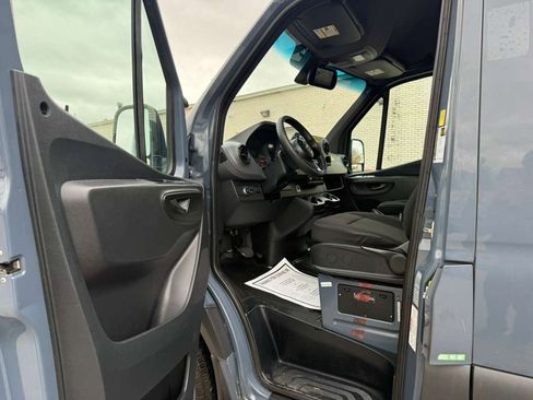 Used 2019 Mercedes-Benz Sprinter 144 image 18