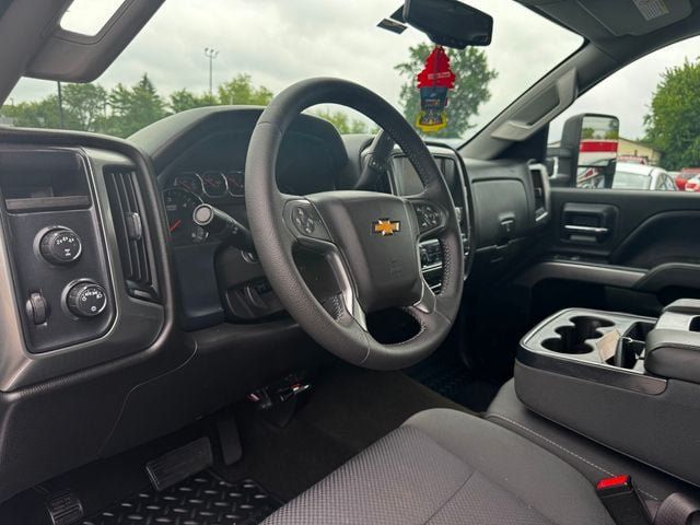 Used 2018 Chevrolet Silverado 2500 LT AWD/4WD image 10