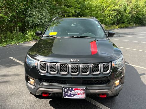 Used 2023 Jeep Compass Trailhawk w/ Trailhawk Convenience Group AWD/4WD image 8