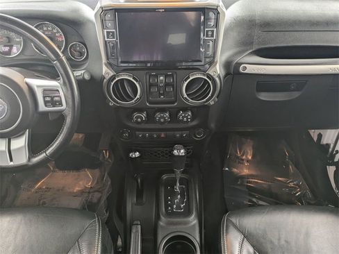 Used 2017 Jeep Wrangler Unlimited Rubicon image 25