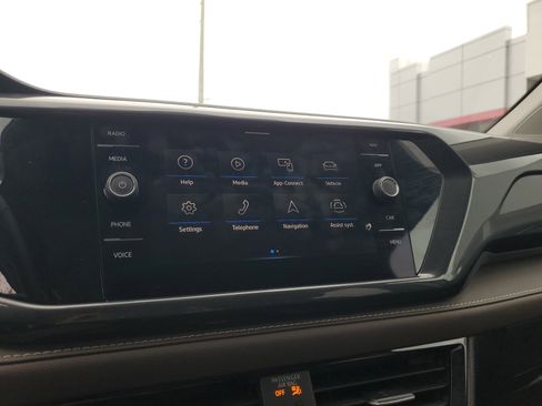 Used 2024 Volkswagen Taos SEL image 26