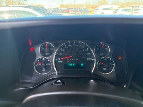Used 2019 Chevrolet Express 2500 image 22