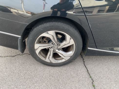 Used 2018 Honda Accord EX image 6