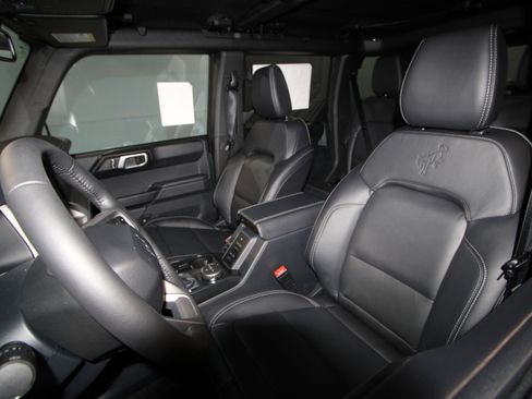 New 2025 Ford Bronco Outer Banks image 3