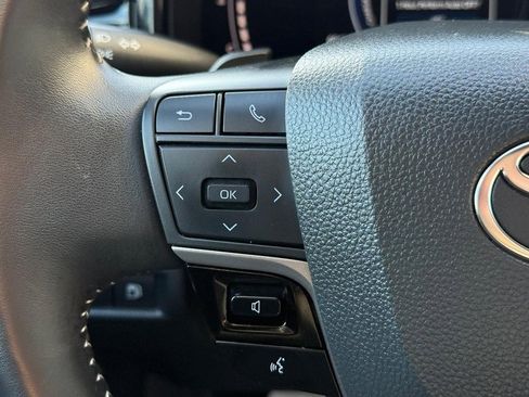 Used 2025 Toyota Camry SE image 20