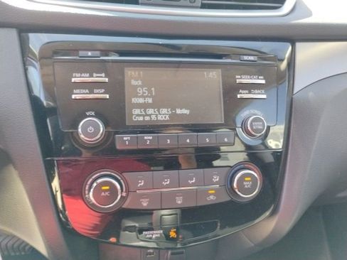 Used 2016 Nissan Rogue S w/ Appearance Package image 20