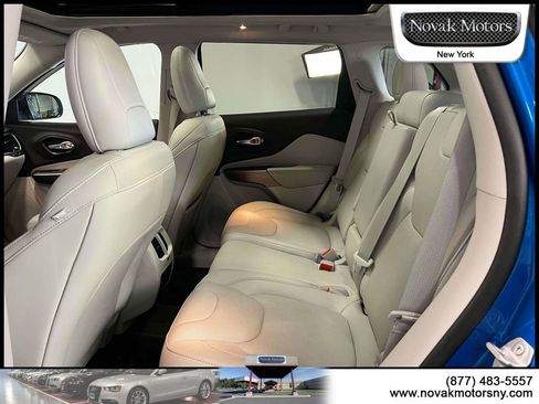 Used 2022 Jeep Cherokee Limited w/ Elite Package image 13