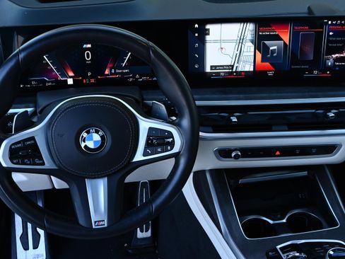 Certified 2023 BMW X7 xDrive40i w/ Executive Package image 9
