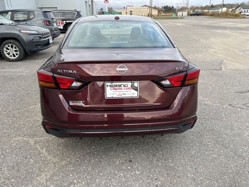 Used 2024 Nissan Altima 2.5 SV image 5