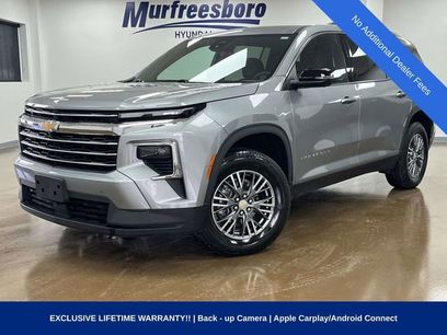 Used 2024 Chevrolet Traverse LT