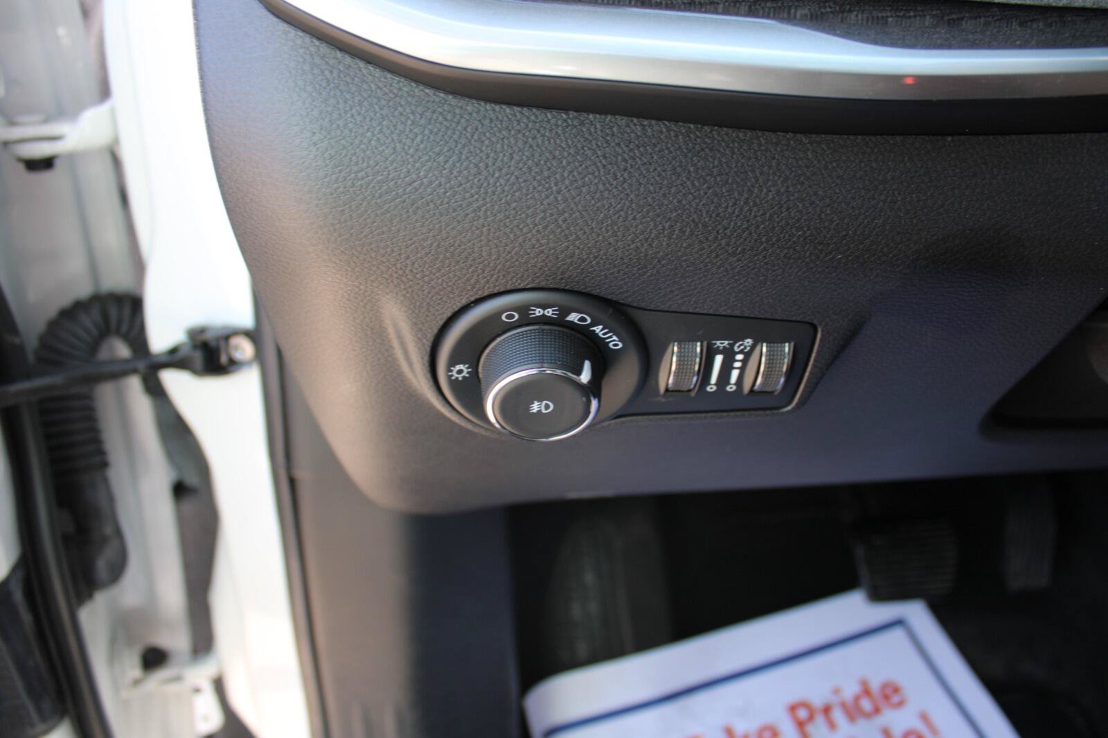 Used 2022 Jeep Compass Latitude AWD/4WD image 13