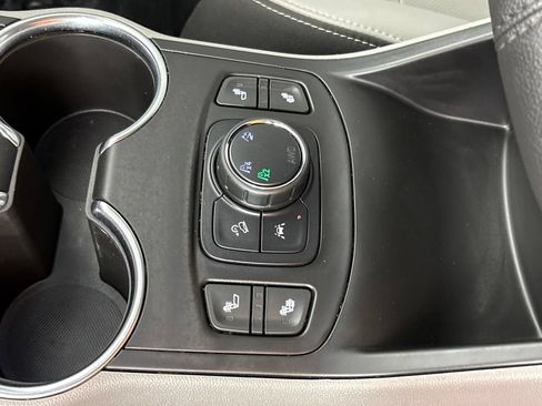 Used 2023 GMC Terrain SLT w/ LPO, Floor Liner Package AWD/4WD image 36