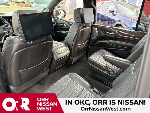 Used 2021 Cadillac Escalade ESV Premium Luxury Platinum image 16