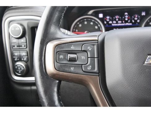 Used 2022 Chevrolet Silverado 1500 High Country w/ Technology Package AWD/4WD image 18