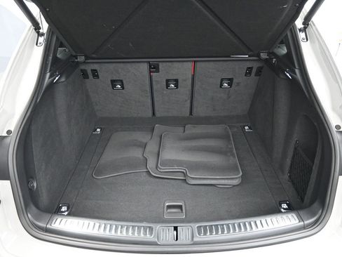 Certified 2025 Porsche Macan image 25