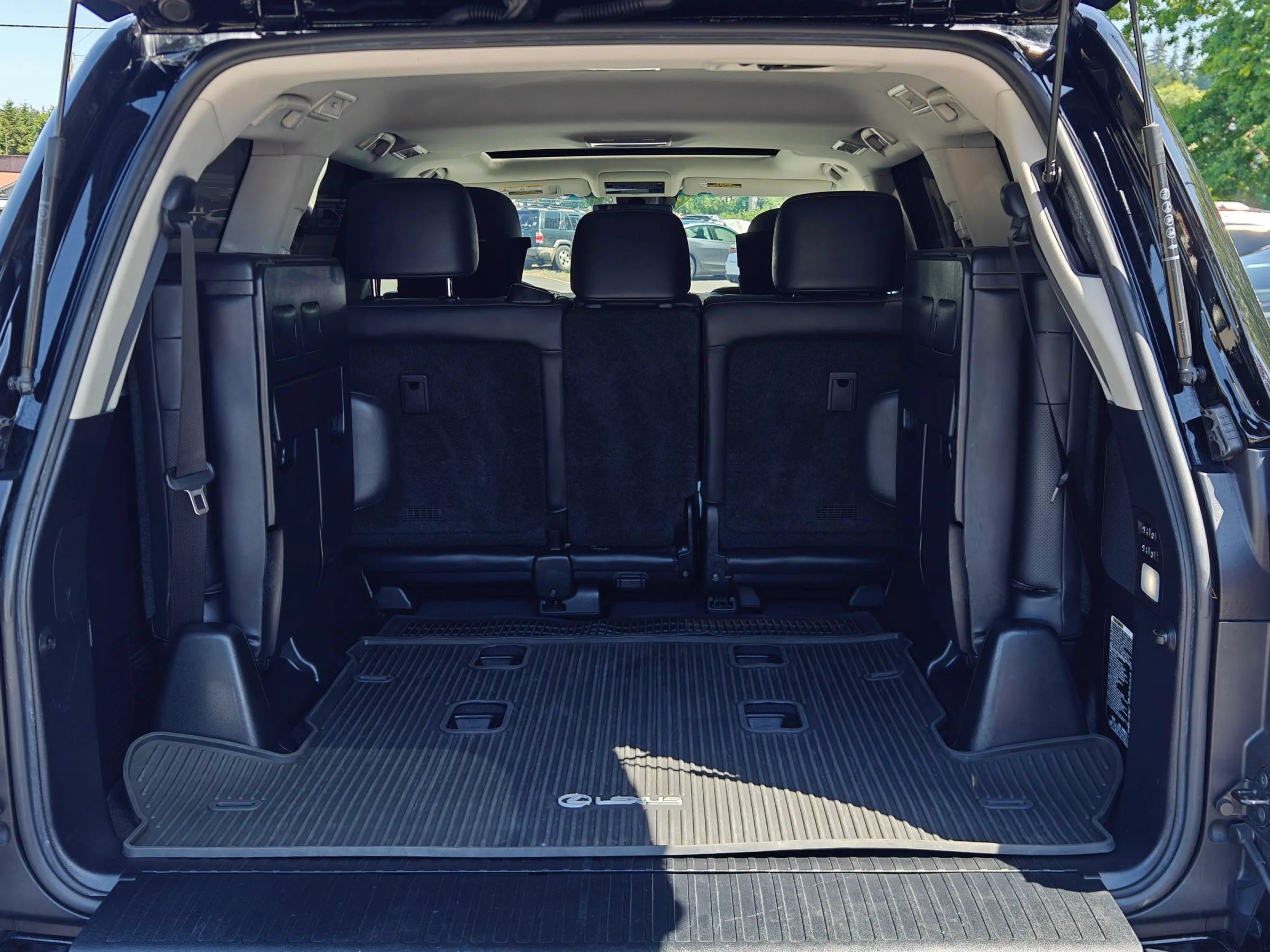 Used 2018 Lexus LX 570 4WD image 57