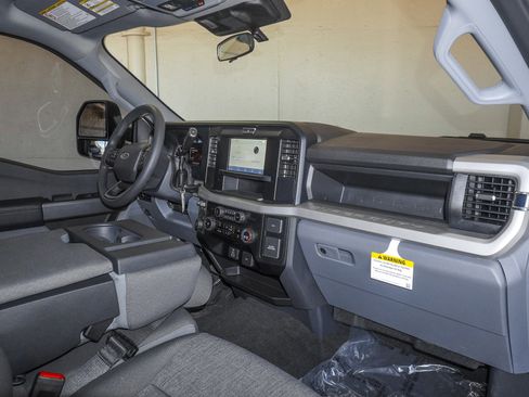 New 2026 Ford F250 XL w/ STX Appearance Package AWD/4WD image 39