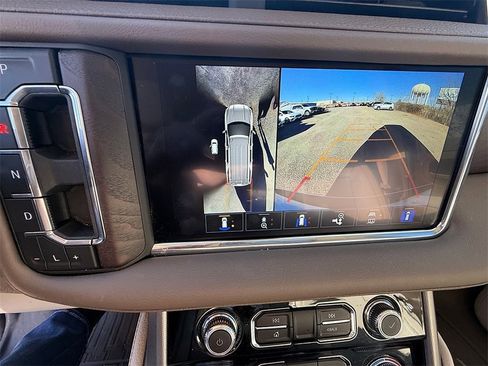 Used 2023 GMC Yukon Denali image 8