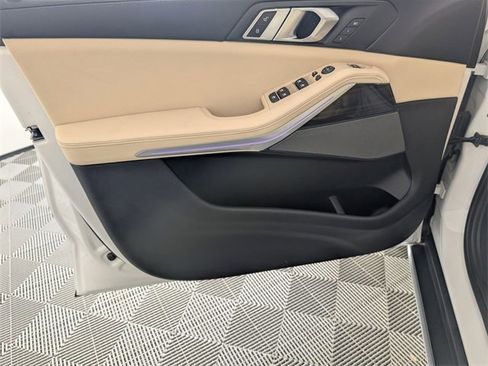 Used 2020 BMW X5 xDrive40i w/ Executive Package image 10