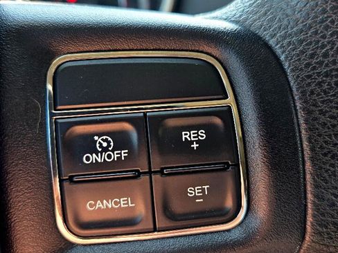 Used 2013 Dodge Journey SXT w/ Flexible Seating Group image 19