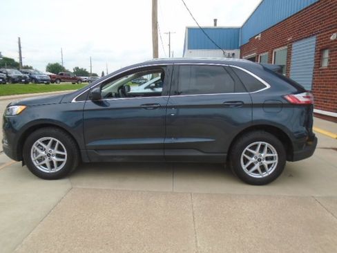 Used 2024 Ford Edge SEL w/ Convenience Package AWD/4WD image 2