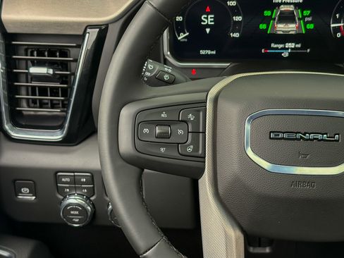 Used 2026 GMC Sierra 2500 Denali w/ Technology Package AWD/4WD image 34