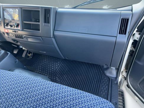 Used 2025 Chevrolet Low Cab Forward image 29