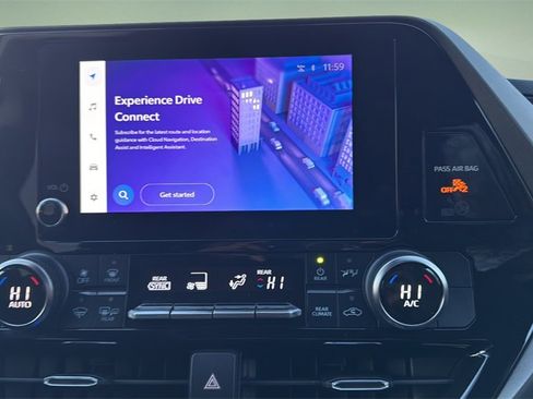 Used 2024 Toyota Highlander LE image 21