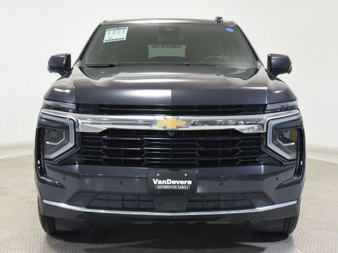 Used 2025 Chevrolet Suburban LS AWD/4WD image 7