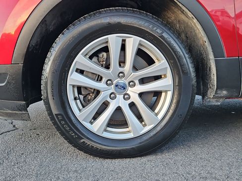 Used 2018 Ford Explorer XLT AWD/4WD image 13