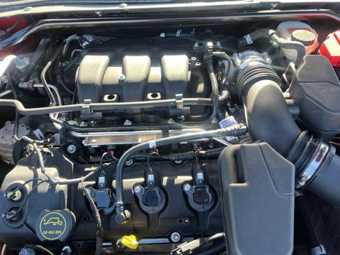 Used 2017 Ford Taurus SEL w/ Equipment Group 201A image 22