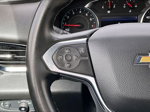 Used 2023 Chevrolet Traverse LT image 24