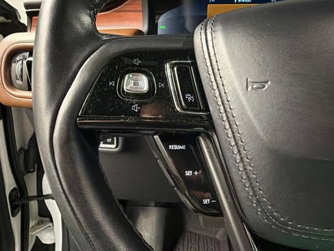 Used 2023 Lincoln Aviator Reserve w/ Equipment Group 201A AWD/4WD image 17
