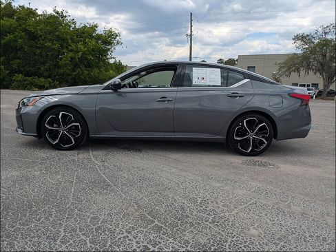 Used 2024 Nissan Altima 2.5 SR FWD image 4