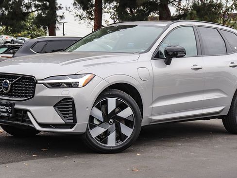 Used 2025 Volvo XC60 T8 Plus w/ Climate Package PRO AWD/4WD image 1