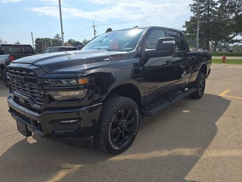 Used 2025 RAM 2500 Big Horn AWD/4WD image 3