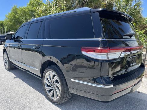 Used 2022 Lincoln Navigator L Reserve RWD image 6